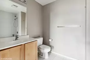 1 E 8th St, Chicago, IL 60605 - Photo 9
