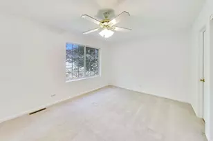 261 W Whispering Oaks Ln, Round Lake, IL 60073 - Photo 13