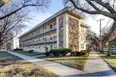 6161 W Higgins Avenue #8, Chicago, IL 60630 - Photo 1