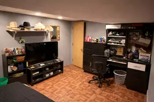 621 Elmwood Ave, Joliet, IL 60433 - Photo 9