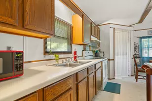 206 Viola Dr, Freeport, IL 61032 - Photo 7