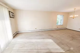 301 Gregory St, Aurora, IL 60504 - Photo 5