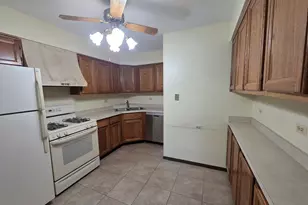 301 Gregory St, Aurora, IL 60504 - Photo 7