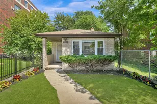 9117 S Brandon Ave, Chicago, IL 60617 - Photo 1
