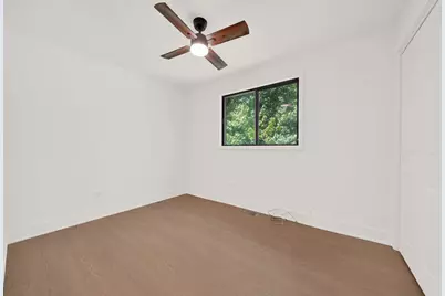 9117 S Brandon Avenue, Chicago, IL 60617 - Photo 13