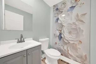 9117 S Brandon Ave, Chicago, IL 60617 - Photo 11