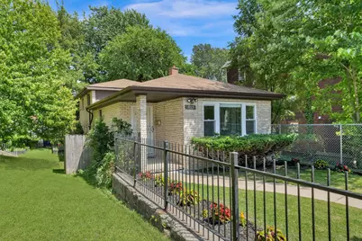 9117 S Brandon Avenue, Chicago, IL 60617 - Photo 3