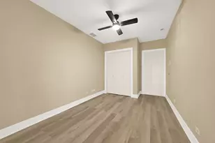 9117 S Brandon Ave, Chicago, IL 60617 - Photo 17