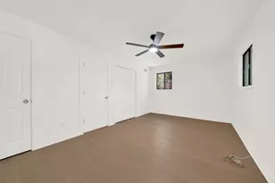 9117 S Brandon Ave, Chicago, IL 60617 - Photo 15