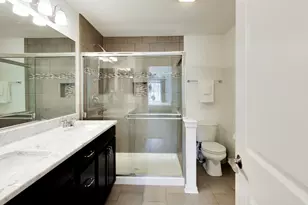 810 Lexington Cir W, Des Plaines, IL 60016 - Photo 19
