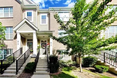810 Lexington Circle W, Des Plaines, IL 60016 - Photo 1