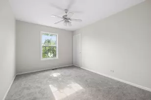 283 Meadowview Ln, Aurora, IL 60502 - Photo 13