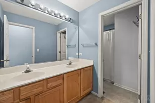 521 Winslow Way, Lake in the Hills, IL 60156 - Photo 37