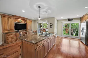 596 Harlowe Ln, Naperville, IL 60565 - Photo 9