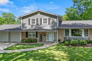 923 E Schirra Dr, Palatine, IL 60074 - Photo 1