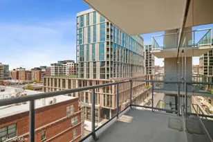 123 S Green St, Chicago, IL 60607 - Photo 13