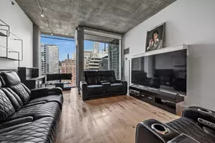 600 N Fairbanks Ct, Chicago, IL 60611 - Photo 3