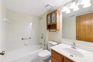 7555 Sheridan Dr, Willowbrook, IL 60527 - Photo 11