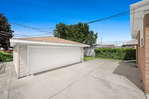 9972 Ivanhoe Ave, Schiller Park, IL 60176 - Photo 23