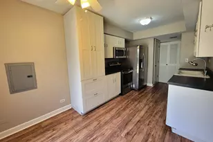 2211 Dorchester Ct, Schaumburg, IL 60194 - Photo 3