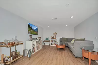 7621 W Main Street W, Niles, IL 60714 - Photo 13