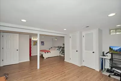 7621 W Main Street W, Niles, IL 60714 - Photo 17