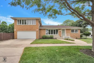7621 W Main Street W, Niles, IL 60714 - Photo 1