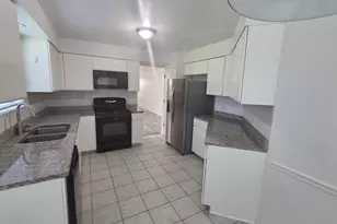2213 Camden Ln, Hanover Park, IL 60133 - Photo 11