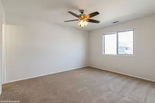 261 Driftwood Ln, Schaumburg, IL 60193 - Photo 7