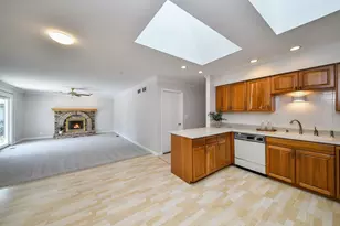1071 Robey Ave, Downers Grove, IL 60516 - Photo 7