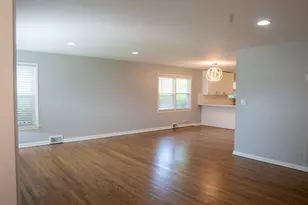 9733 Karlov Ave, Skokie, IL 60076 - Photo 5