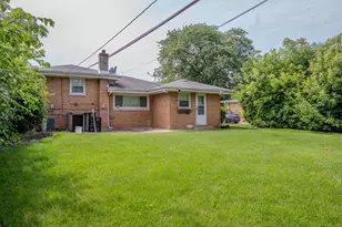 9733 Karlov Ave, Skokie, IL 60076 - Photo 35