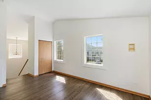 131 Silverstone Dr, Carpentersville, IL 60110 - Photo 9