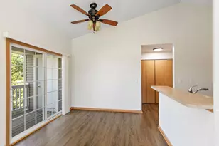 131 Silverstone Dr, Carpentersville, IL 60110 - Photo 11