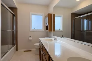 430 Waterford Dr, Willowbrook, IL 60527 - Photo 19