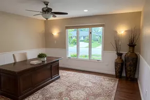 430 Waterford Dr, Willowbrook, IL 60527 - Photo 13