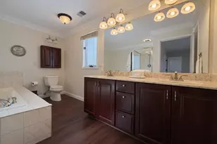 430 Waterford Dr, Willowbrook, IL 60527 - Photo 15