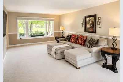 430 Waterford Drive, Willowbrook, IL 60527 - Photo 9
