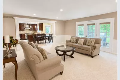 430 Waterford Drive, Willowbrook, IL 60527 - Photo 3