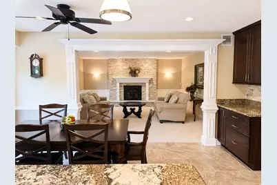 430 Waterford Drive, Willowbrook, IL 60527 - Photo 5