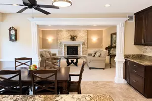 430 Waterford Dr, Willowbrook, IL 60527 - Photo 5