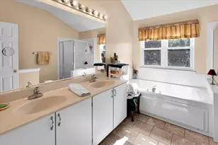 150 N Kingsway Dr, Aurora, IL 60506 - Photo 29
