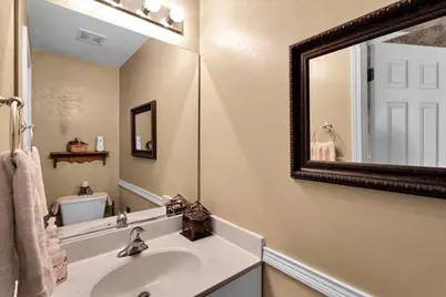 150 N Kingsway Drive, Aurora, IL 60506 - Photo 17
