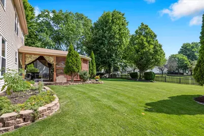 150 N Kingsway Drive, Aurora, IL 60506 - Photo 35
