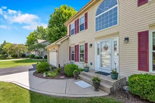 150 N Kingsway Dr, Aurora, IL 60506 - Photo 3