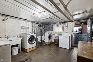 2211 W Cortez St, Chicago, IL 60622 - Photo 25