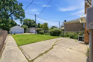 3123 W Howard St, Chicago, IL 60645 - Photo 27