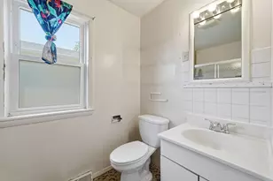 3123 W Howard St, Chicago, IL 60645 - Photo 17