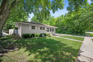 1628 E Dresser Rd, Dekalb, IL 60115 - Photo 3