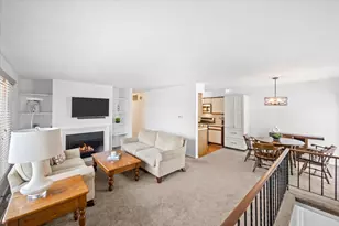 1309 Barclay Ln, Deerfield, IL 60015 - Photo 3